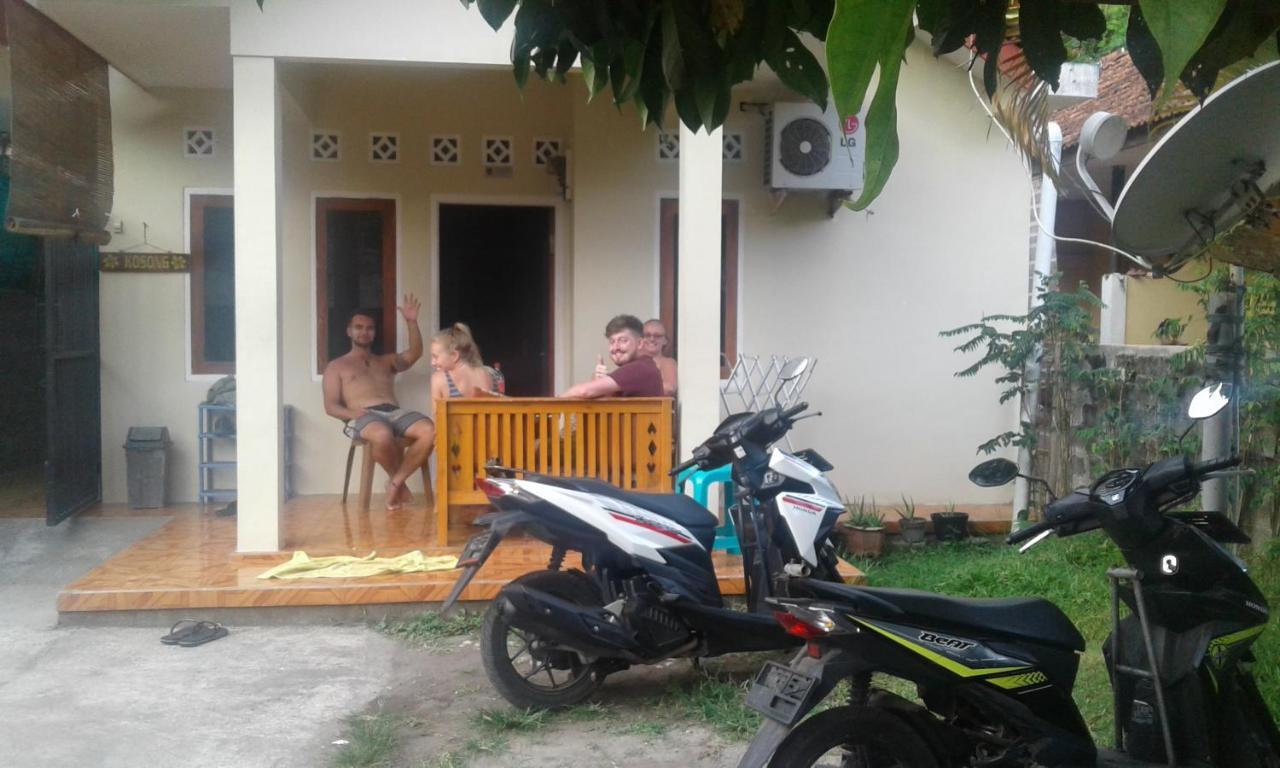 Fajar Home Stay Batukaras מראה חיצוני תמונה